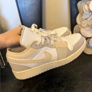 Nike Women's Cream and White Sneakers